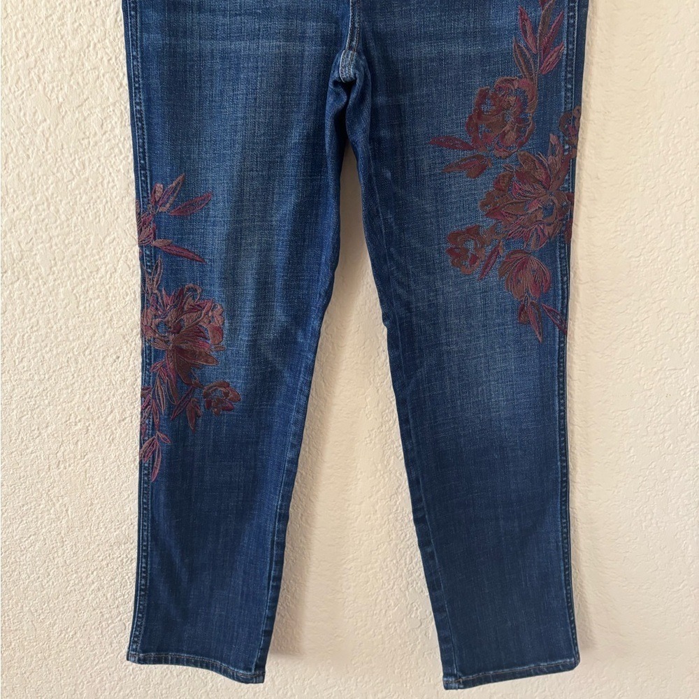 WHBM Everyday Soft Floral Embroidered High Rise Straight Jean - Picture 4 of 12